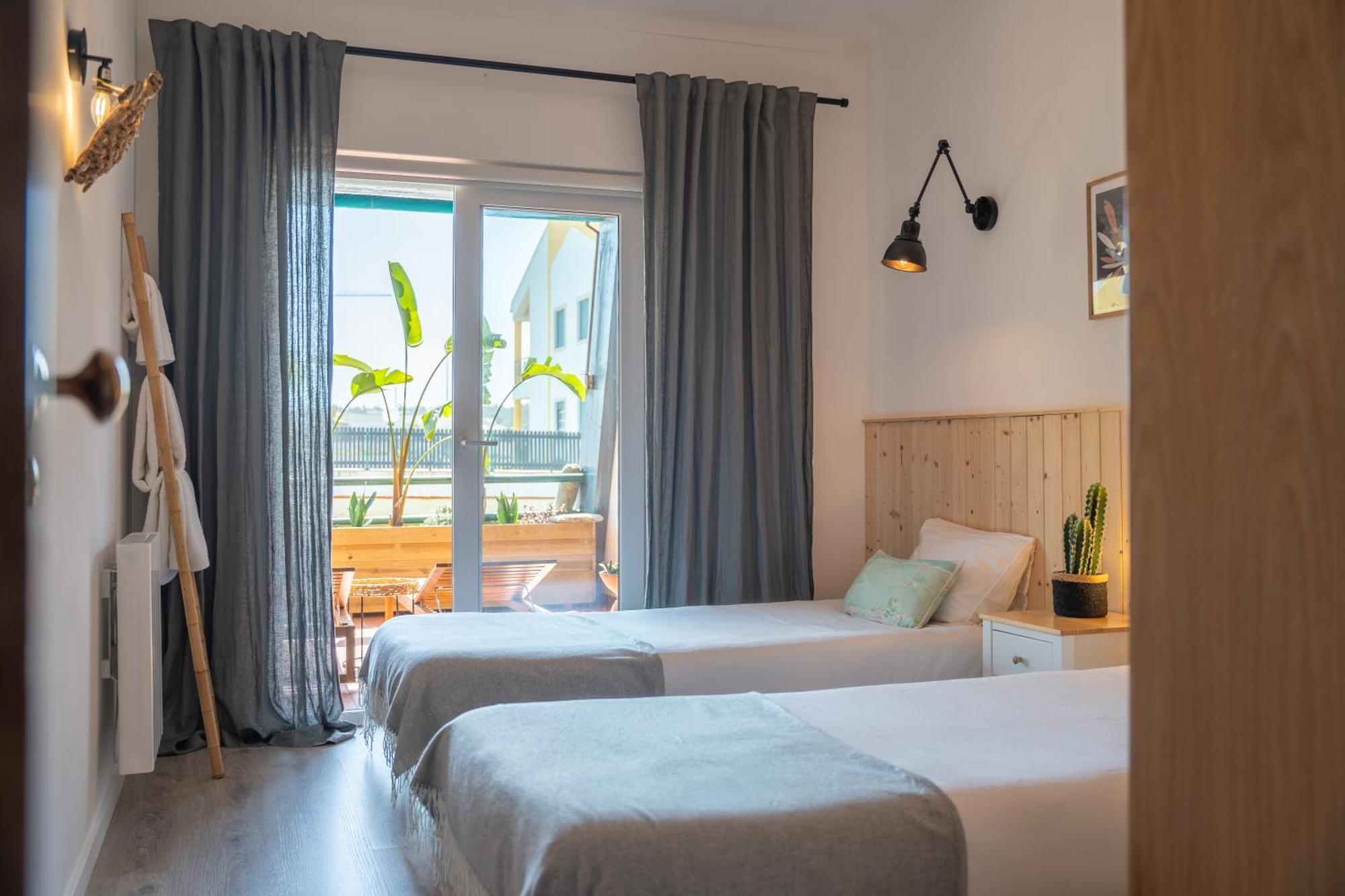 Surf Guesthouse - 7Min Walk To The Beach Pataias Εξωτερικό φωτογραφία